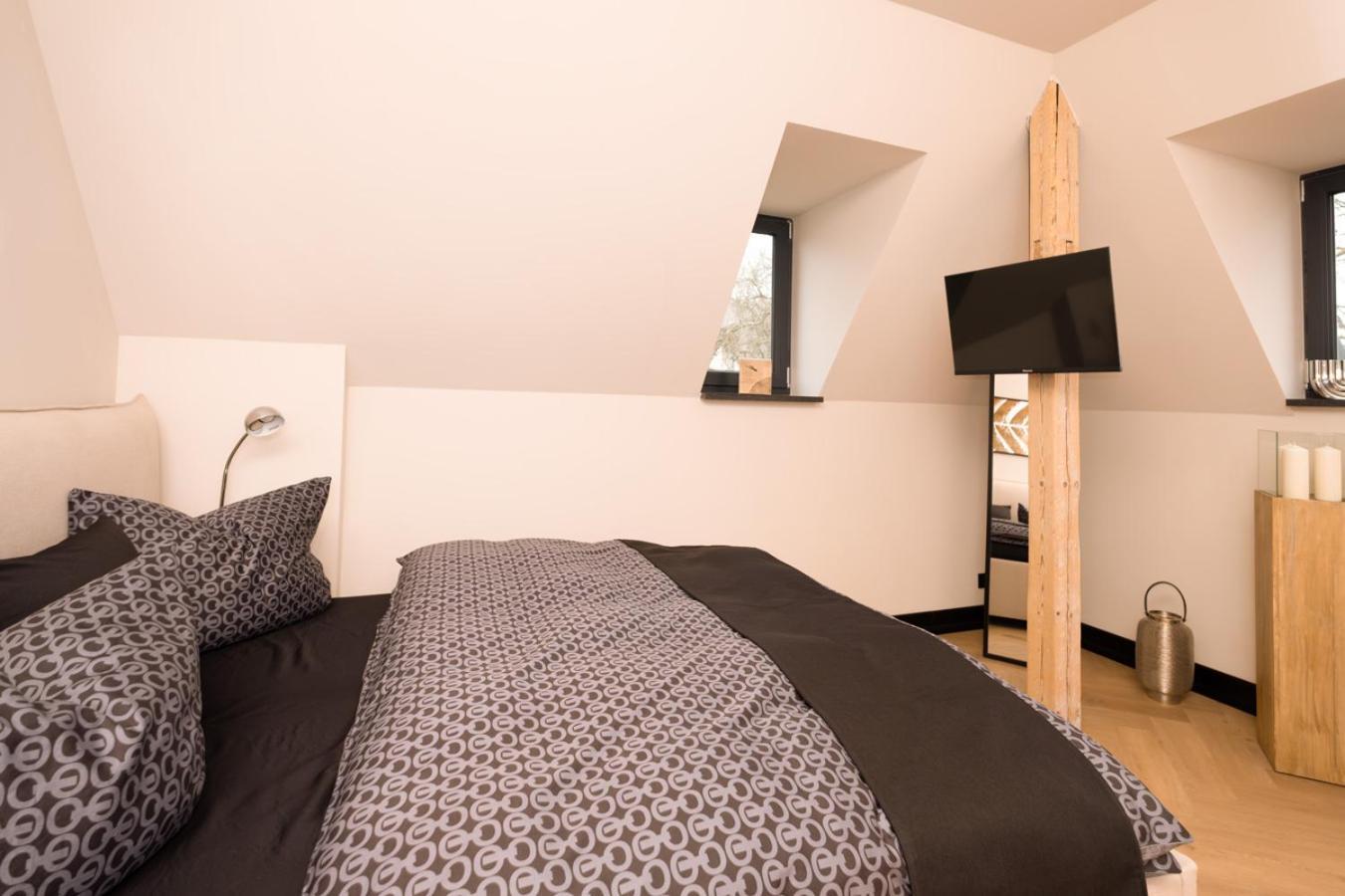 * Stadtvilla Plauen * * Aussergewoehnlich * 2 Zimmerwohnung * Zentrumsnah Eksteriør bilde
